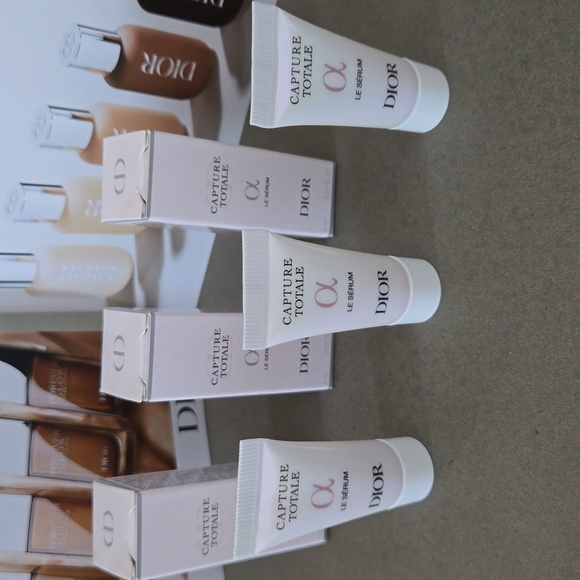 NEW in box never used DIOR capture total Le Serum 3x travel deluxe mini - Picture 2 of 2